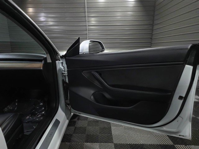Used 2018 Tesla Model 3 Long Range image 31