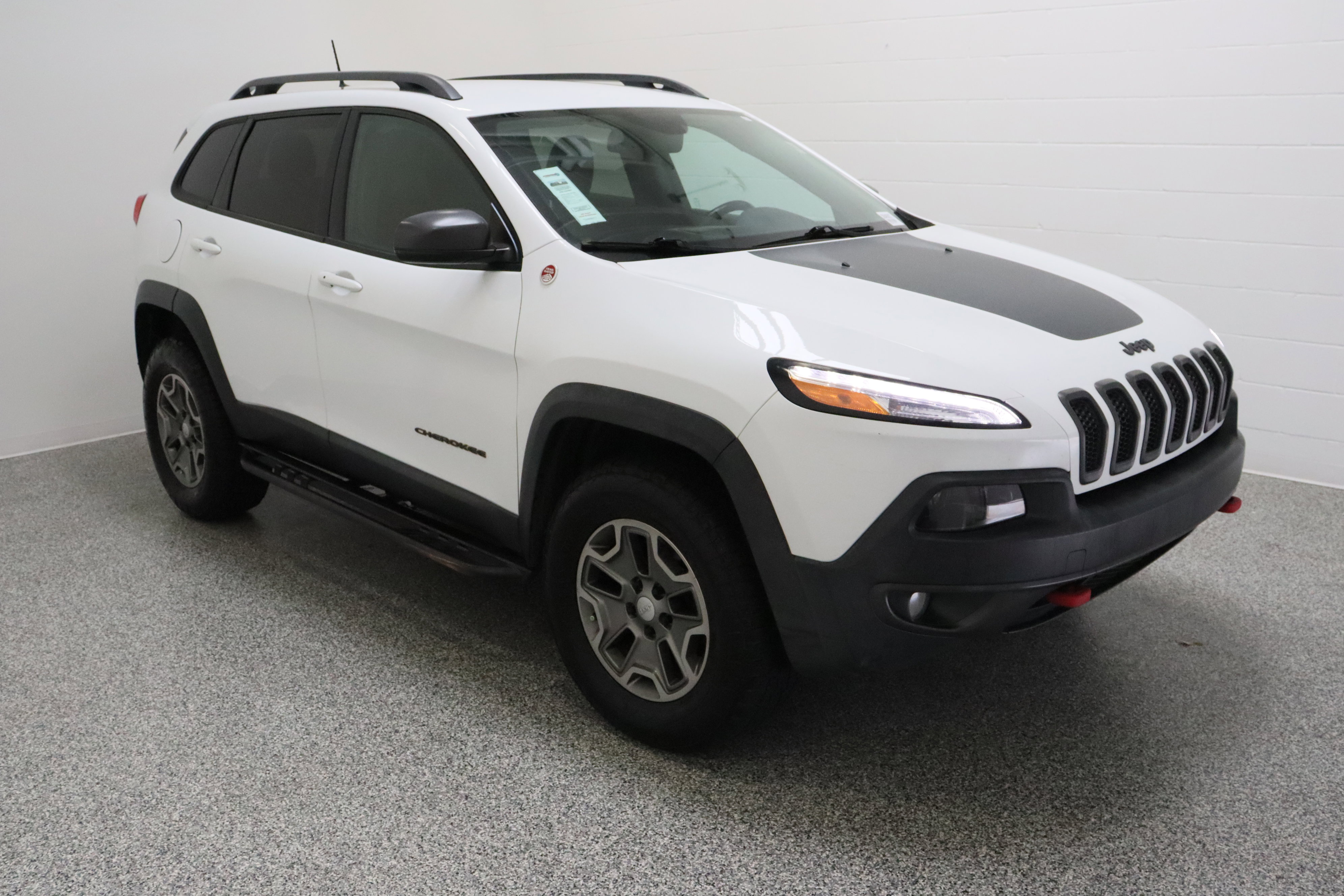 Used 2018 Jeep Cherokee Trailhawk w/ Quick Order Package 27L image 4