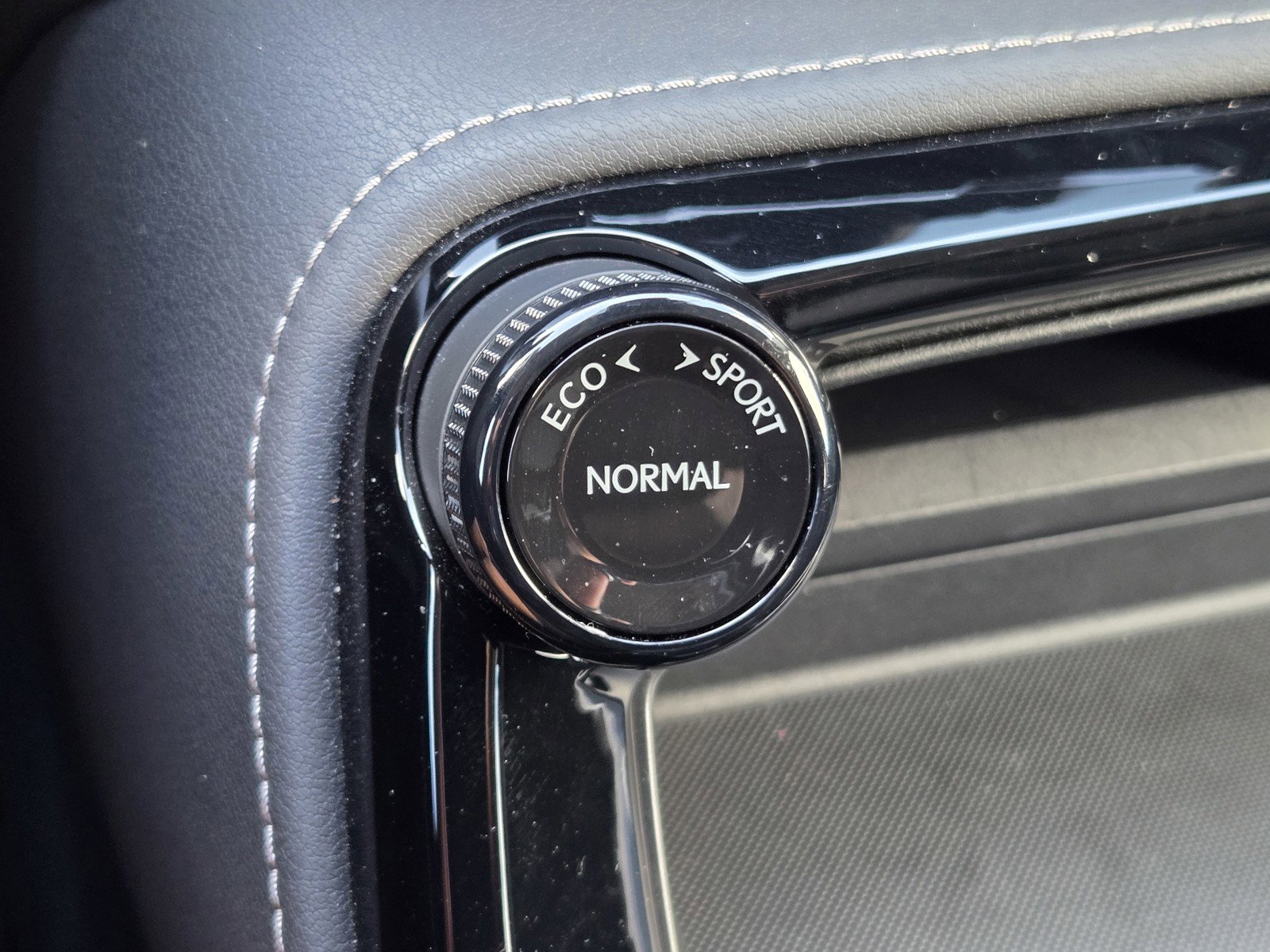 Certified 2025 Lexus NX 350h AWD w/ Accessory Package (2T) image 20