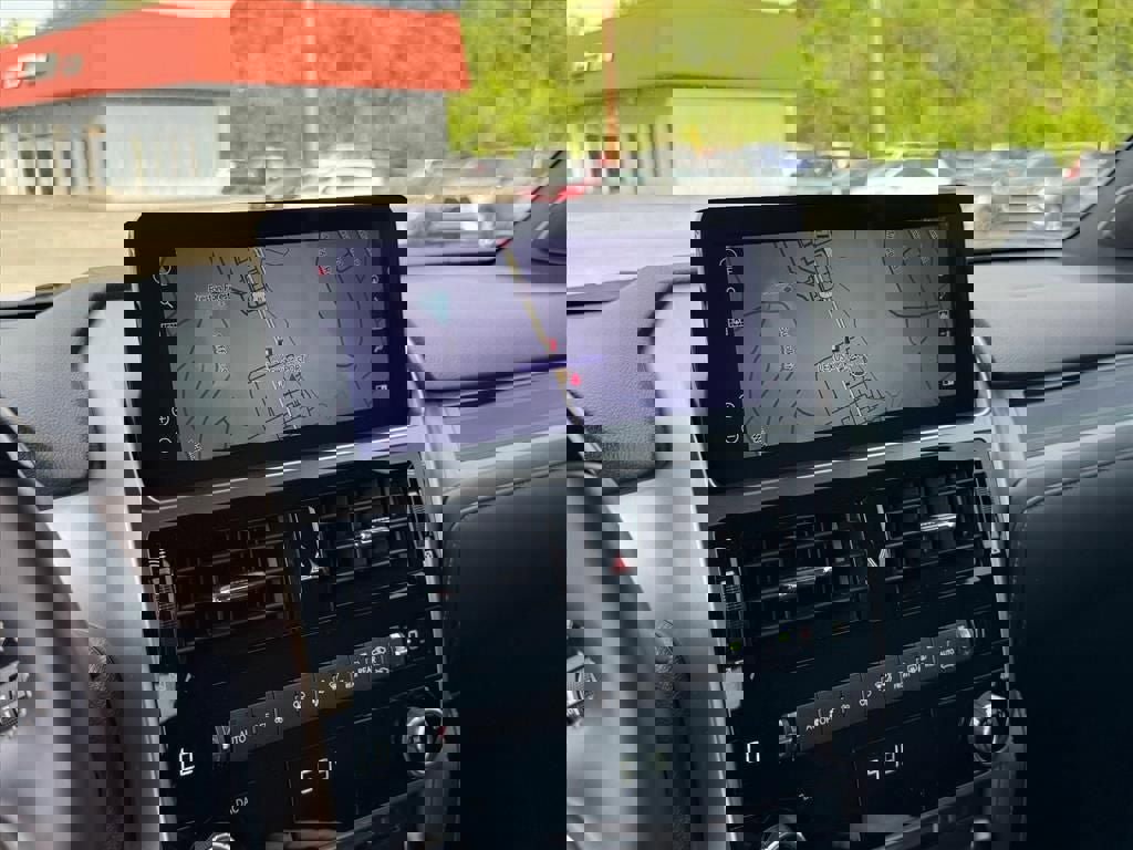 Used 2023 Lexus GX 460 Premium w/ Accessory Package AWD/4WD image 20