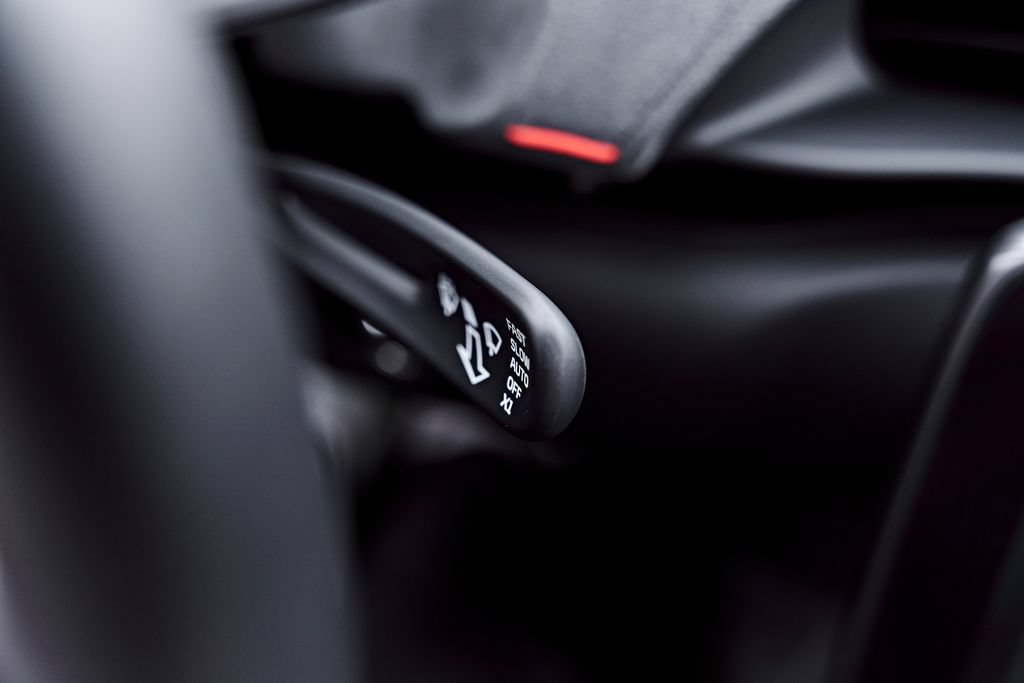 Used 2023 McLaren Artura RWD image 68