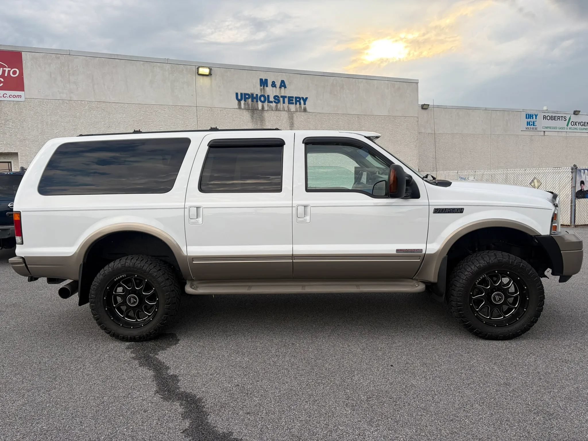Used 2005 Ford Excursion Eddie Bauer AWD/4WD image 14