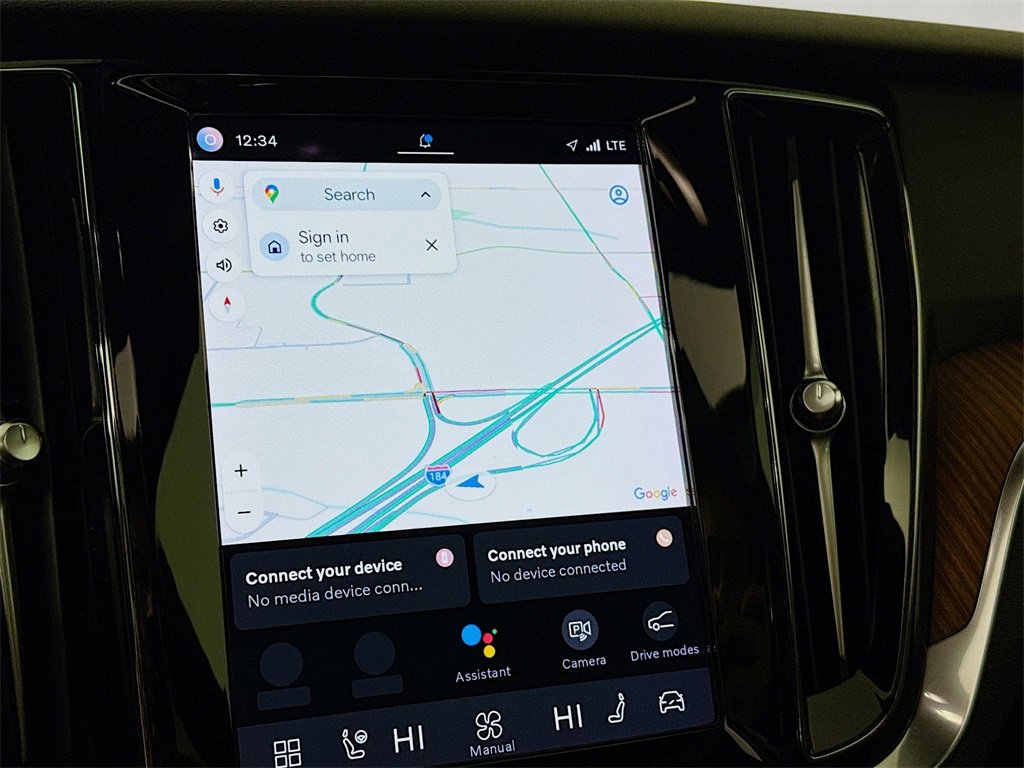 Used 2024 Volvo V60 B5 Cross Country Plus w/ Protection Package Premier image 16