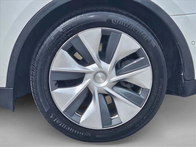 Used 2021 Tesla Model Y 2WD video 4