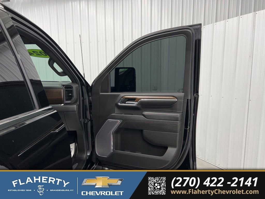 Used 2024 Chevrolet Silverado 2500 High Country w/ Technology Package AWD/4WD image 13