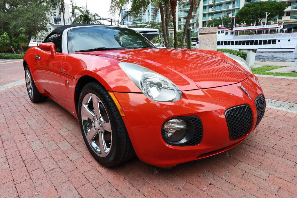 Used 2008 Pontiac Solstice GXP w/ Premium Package RWD image 29
