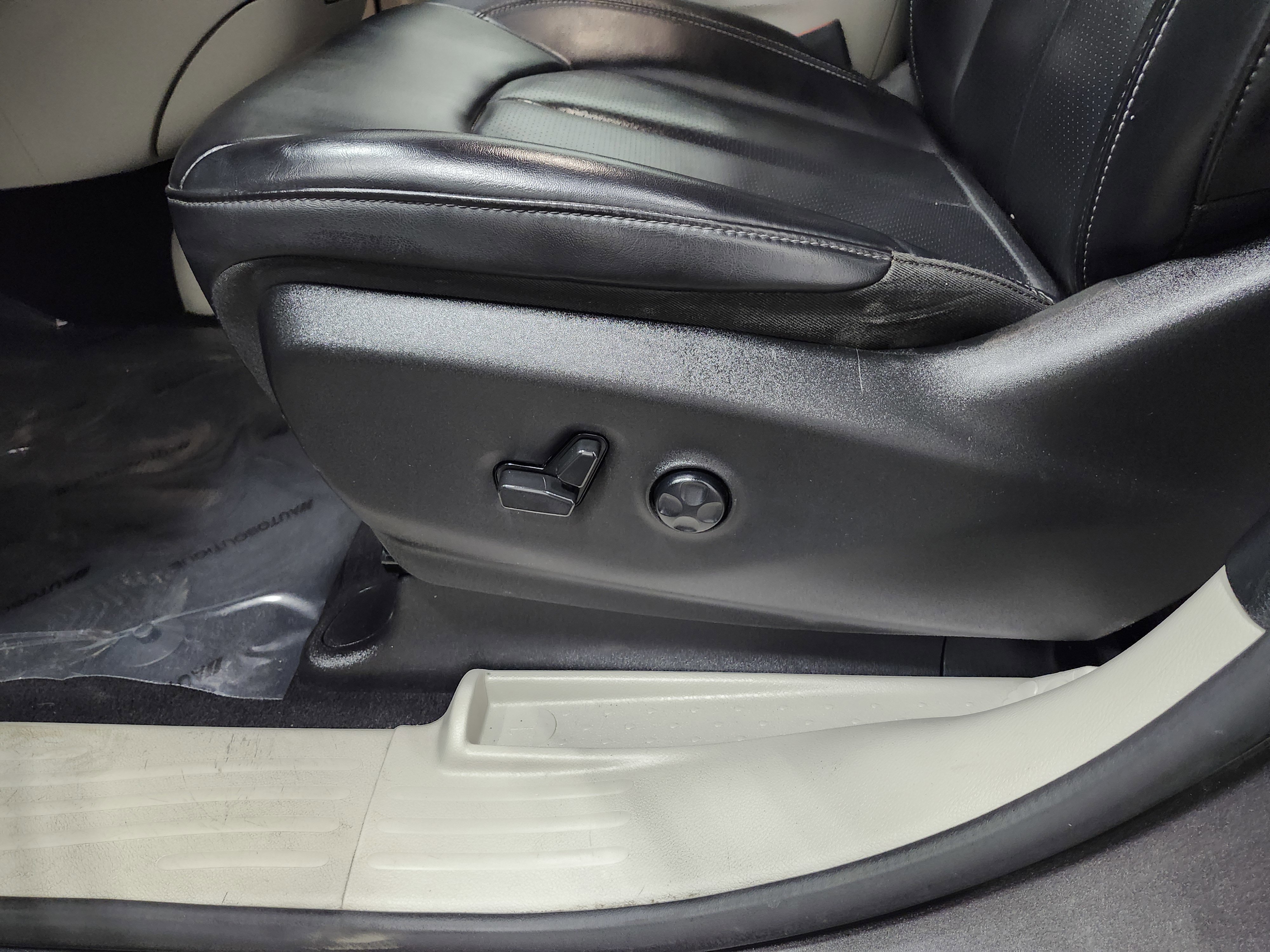 Used 2021 Chrysler Voyager Lxi image 19