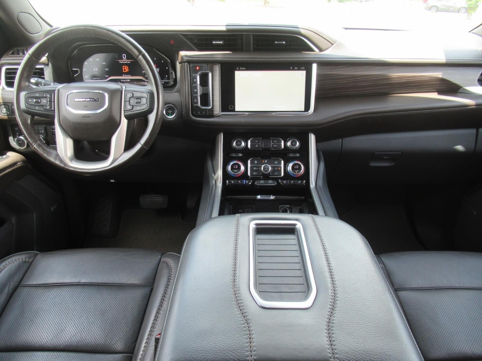 Used 2022 GMC Yukon XL Denali w/ Advanced Technology Package AWD/4WD image 12