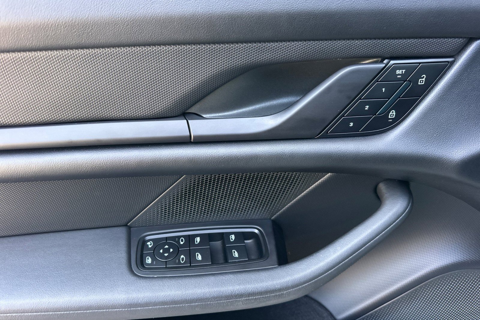 Certified 2023 Porsche Taycan 4S AWD/4WD image 12