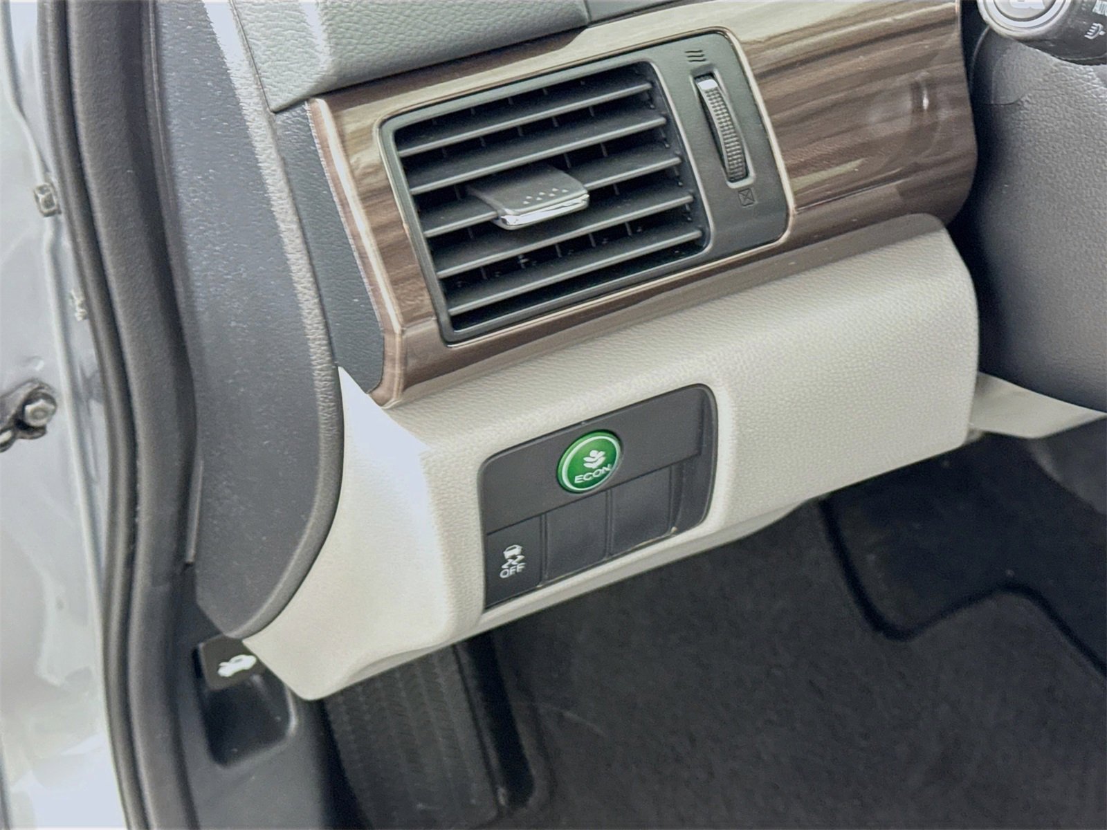 Used 2017 Honda Accord EX-L image 7