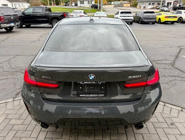Used 2025 BMW 330i xDrive Sedan w/ M Sport Package image 12