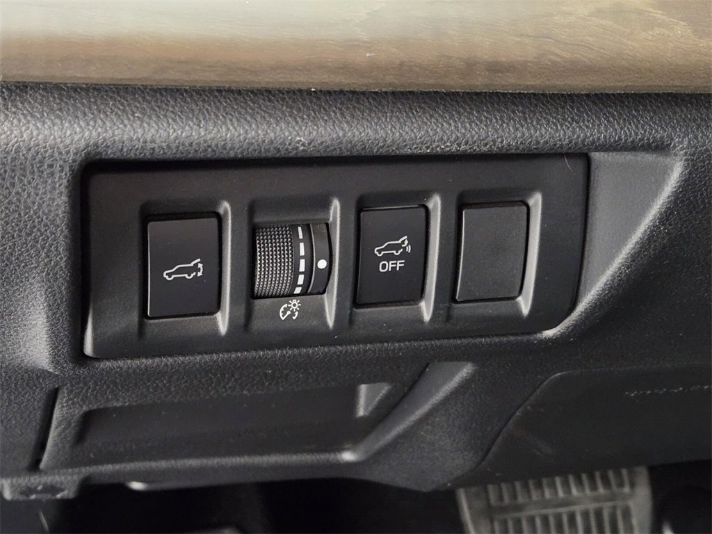 Used 2020 Subaru Outback Limited w/ Tech Package 2 image 26