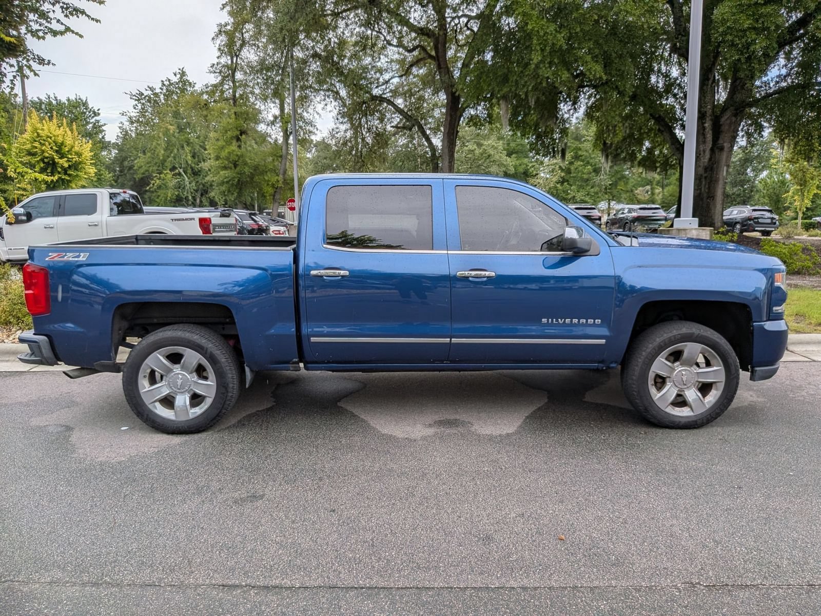 Used 2017 Chevrolet Silverado 1500 LTZ Z71 w/ LTZ Plus Package AWD/4WD image 2