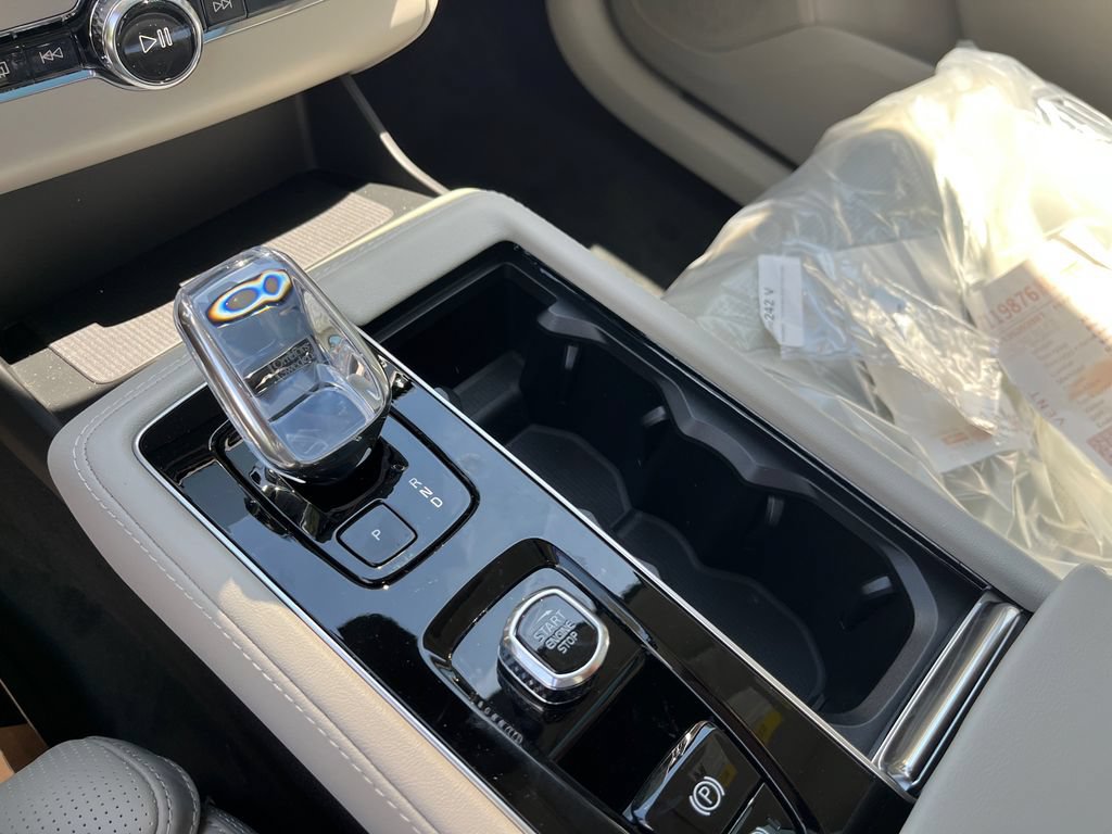 New 2026 Volvo XC90 T8 Ultra w/ Protection Package AWD/4WD image 18