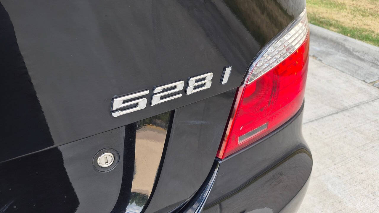 Used 2010 BMW 528i Sedan RWD image 18