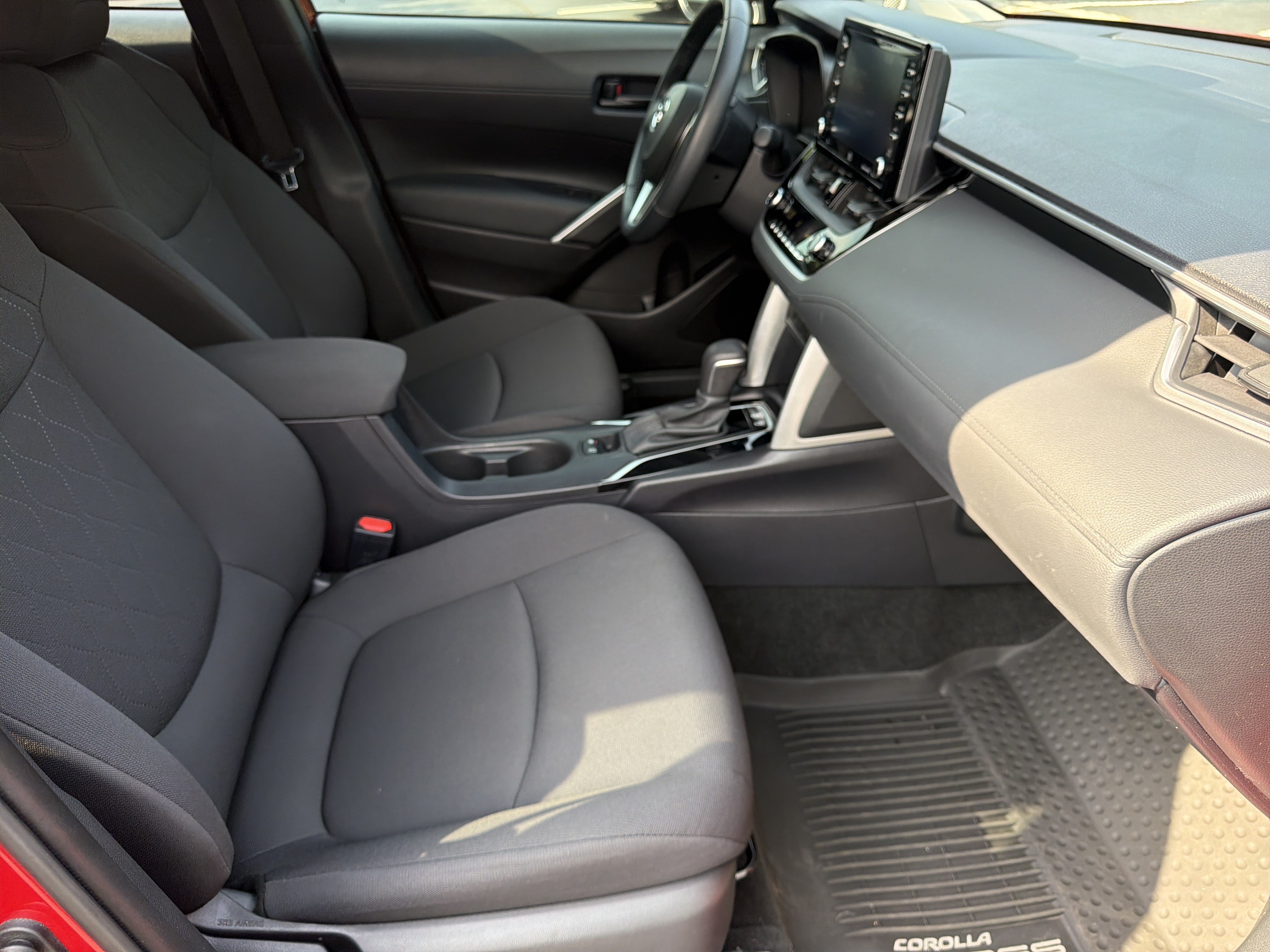 Used 2022 Toyota Corolla Cross LE w/ Moonroof Package FWD image 13
