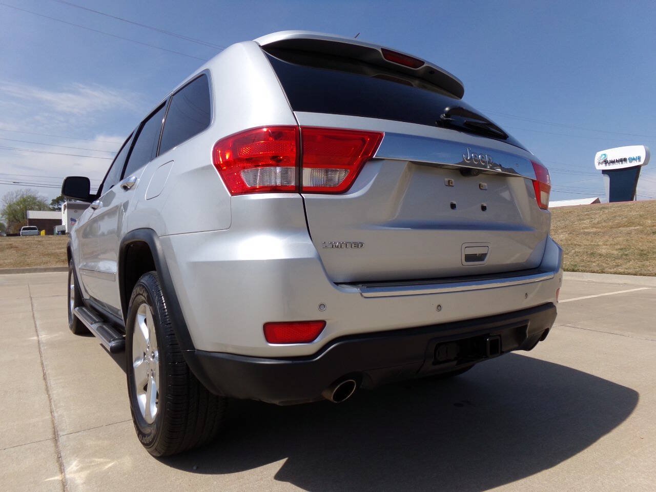 Used 2011 Jeep Grand Cherokee Limited RWD image 35