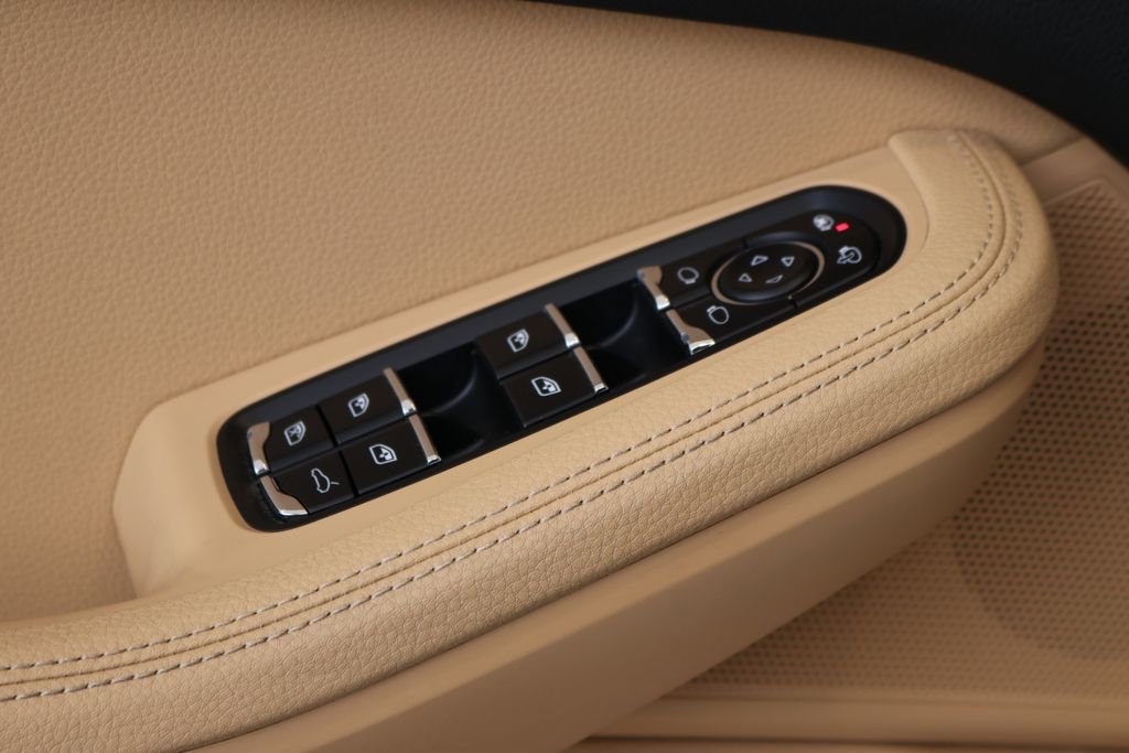 Used 2018 Porsche Macan Sport Edition image 14