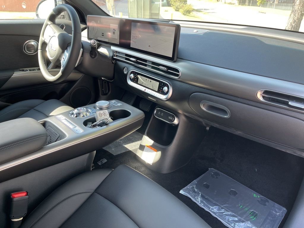 New 2024 Genesis GV60 RWD image 13