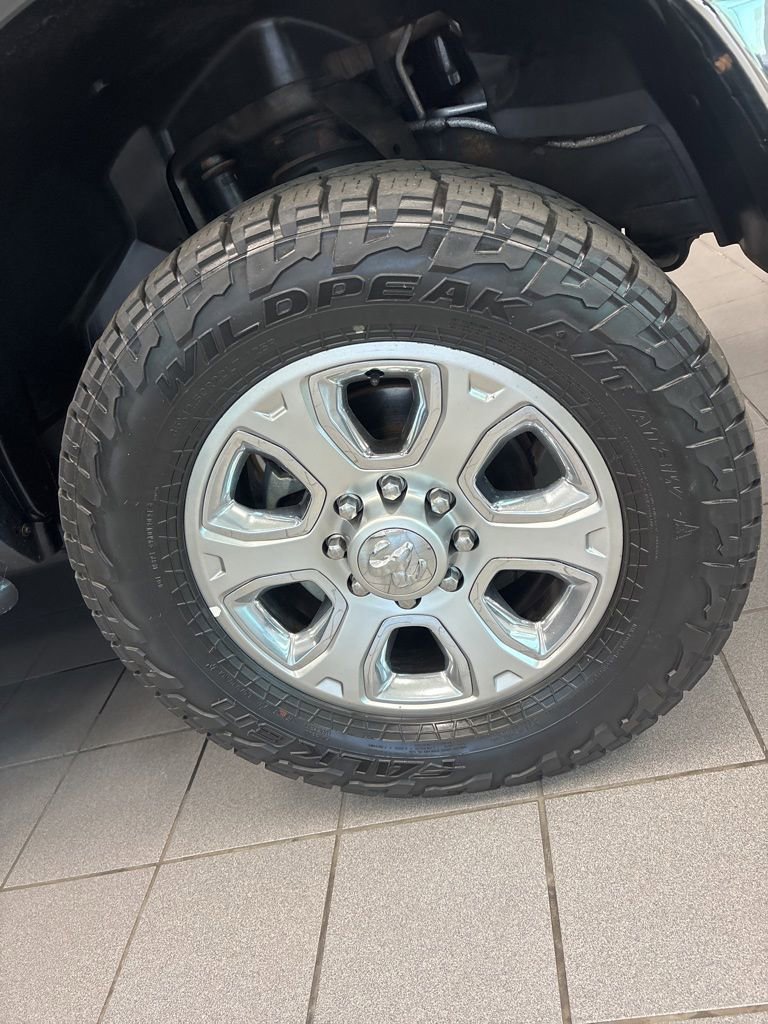 Used 2014 RAM 2500 Laramie AWD/4WD image 9