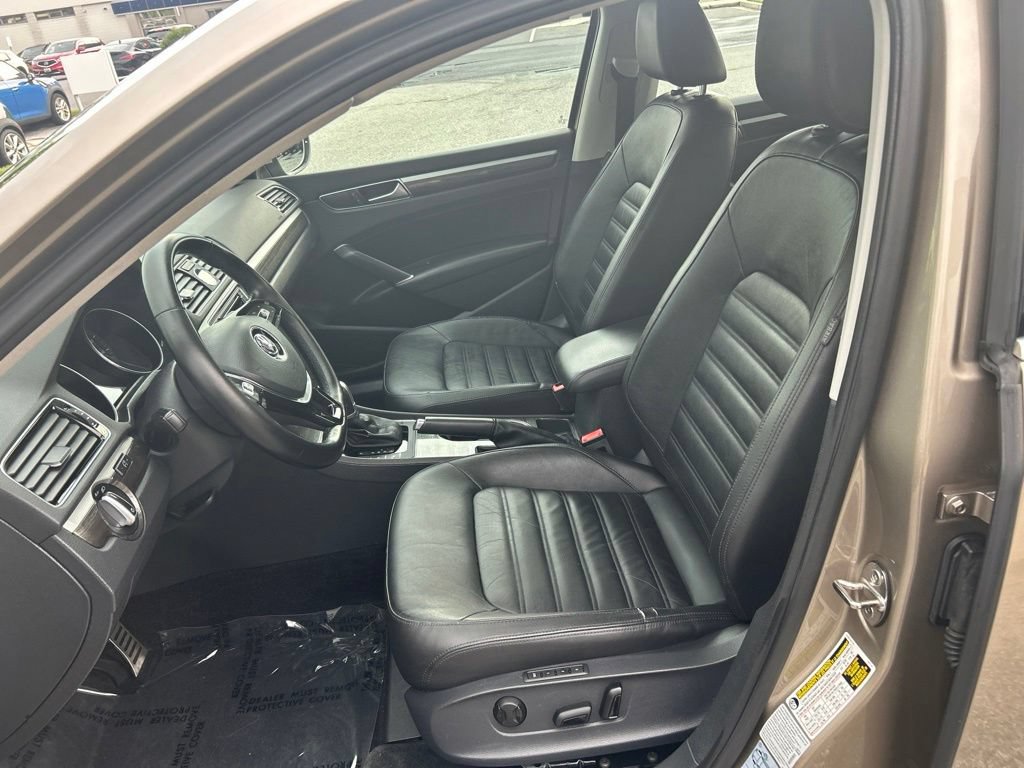 Used 2016 Volkswagen Passat 1.8T SEL Premium FWD image 23