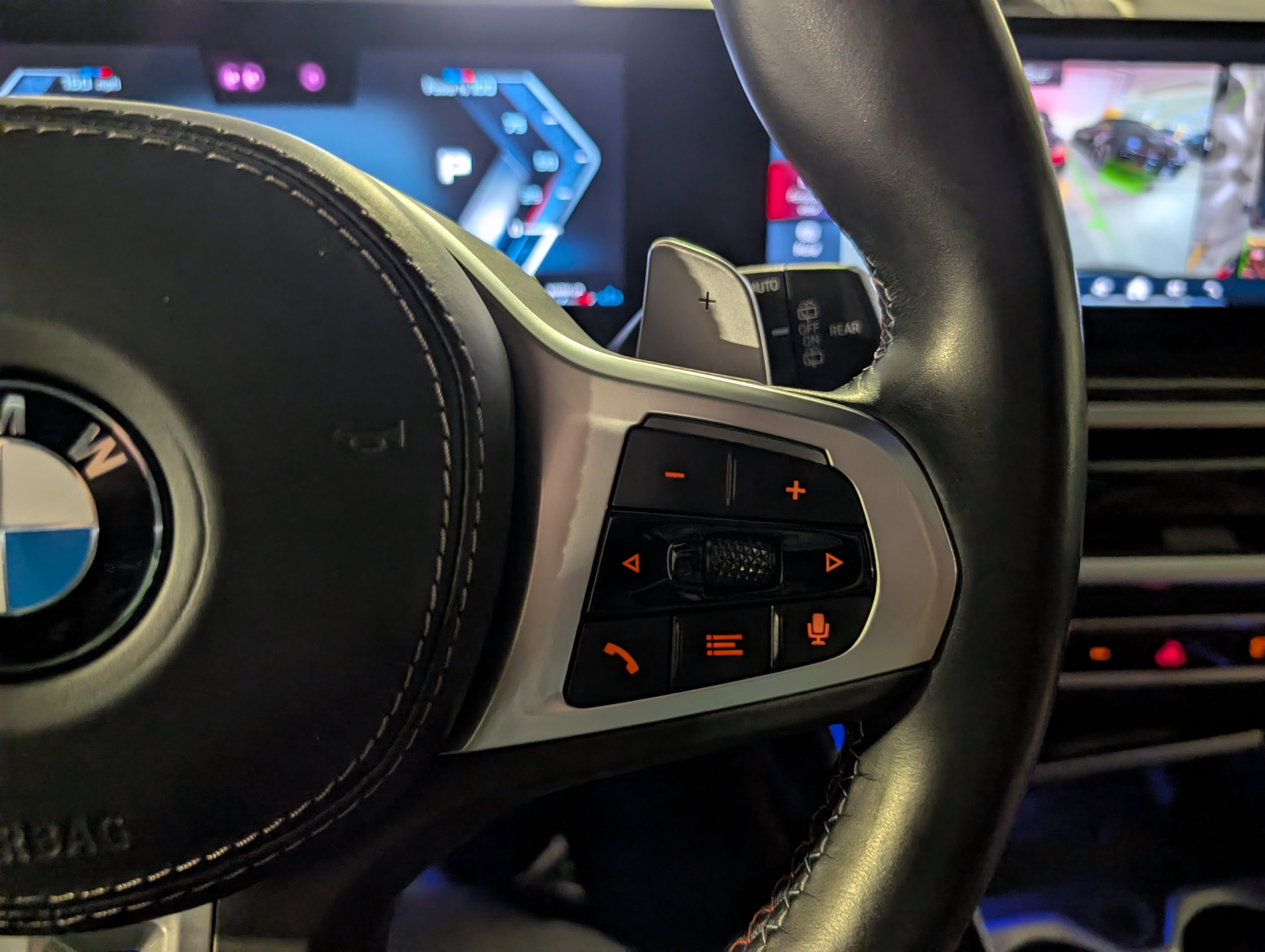 Used 2024 BMW X7 M60i w/ Executive Package image 25