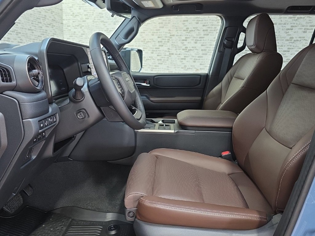 Used 2025 Toyota Land Cruiser image 24