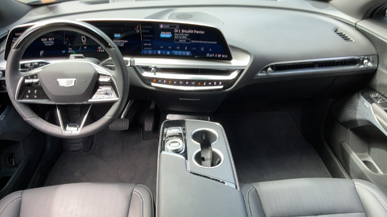 Used 2026 Cadillac Lyriq Premium Luxury RWD image 7