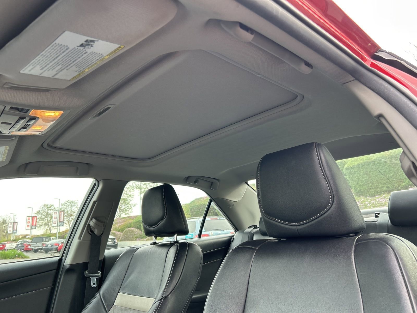 Used 2014 Toyota Camry SE w/ Leather Package image 10