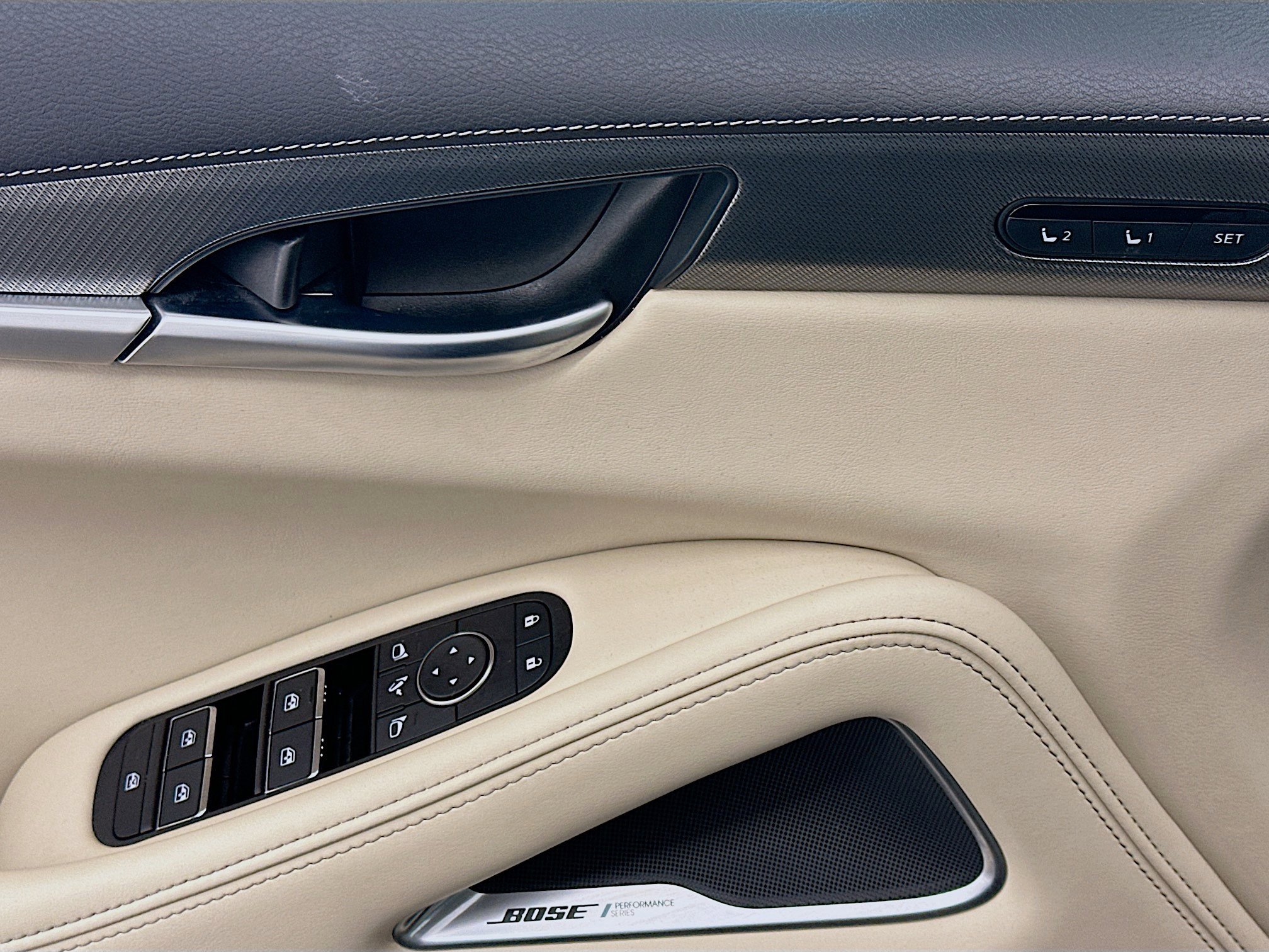 Used 2023 INFINITI QX60 Luxe w/ Performance Audio Package AWD/4WD image 15