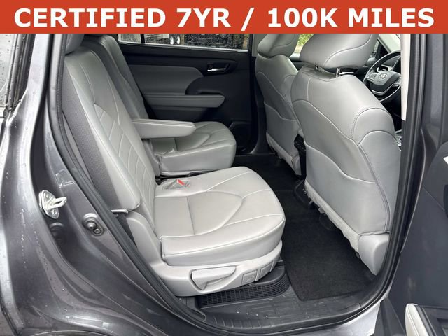 Used 2023 Toyota Highlander XLE AWD/4WD image 11