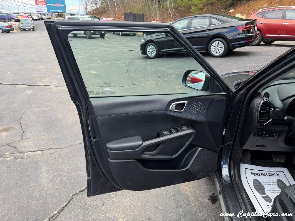 Used 2020 Kia Soul EX FWD image 6