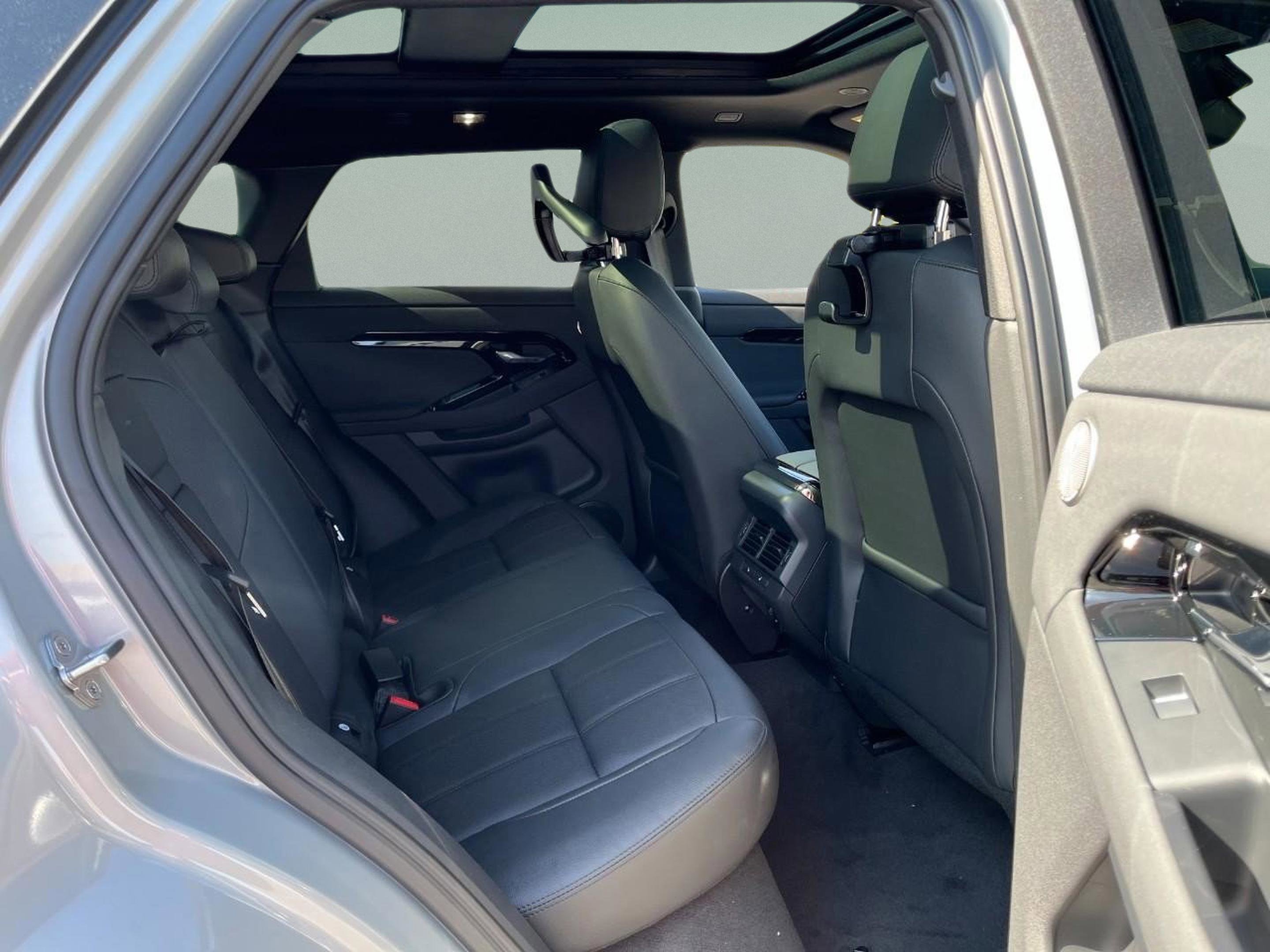 New 2026 Land Rover Range Rover Evoque Dynamic SE image 8