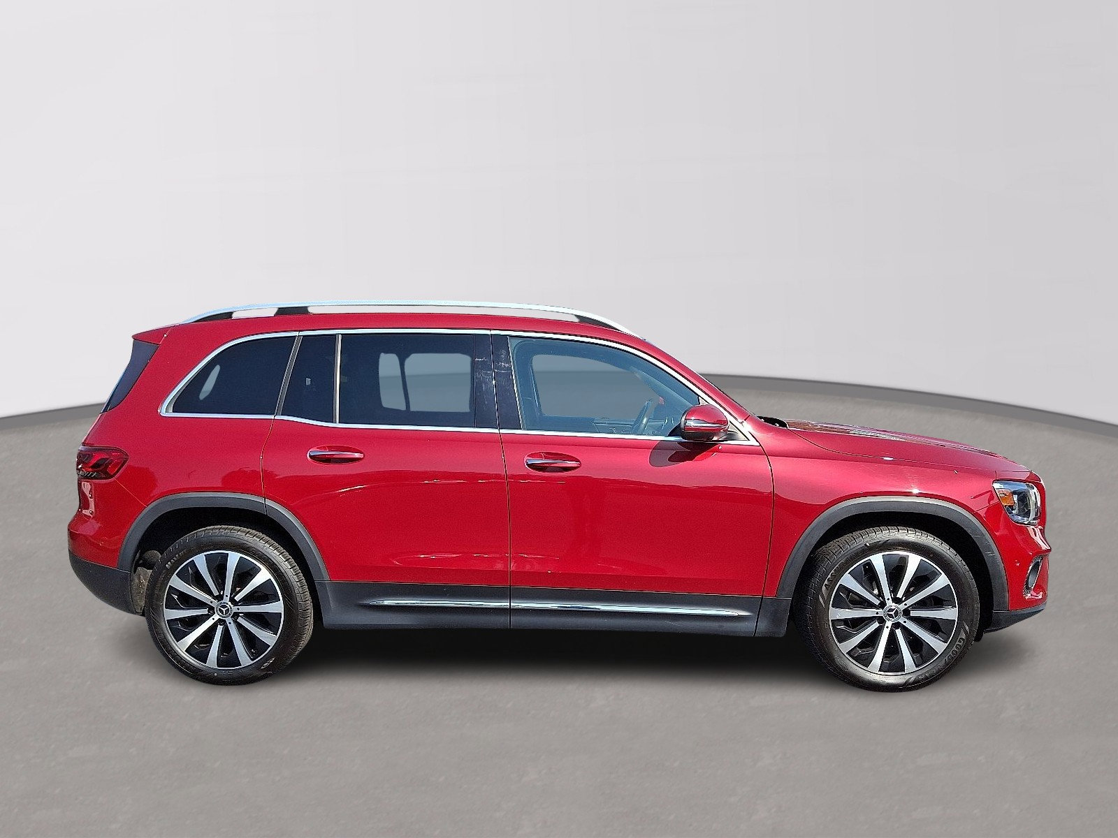 Used 2020 Mercedes-Benz GLB 250 4MATIC w/ Premium Package image 8