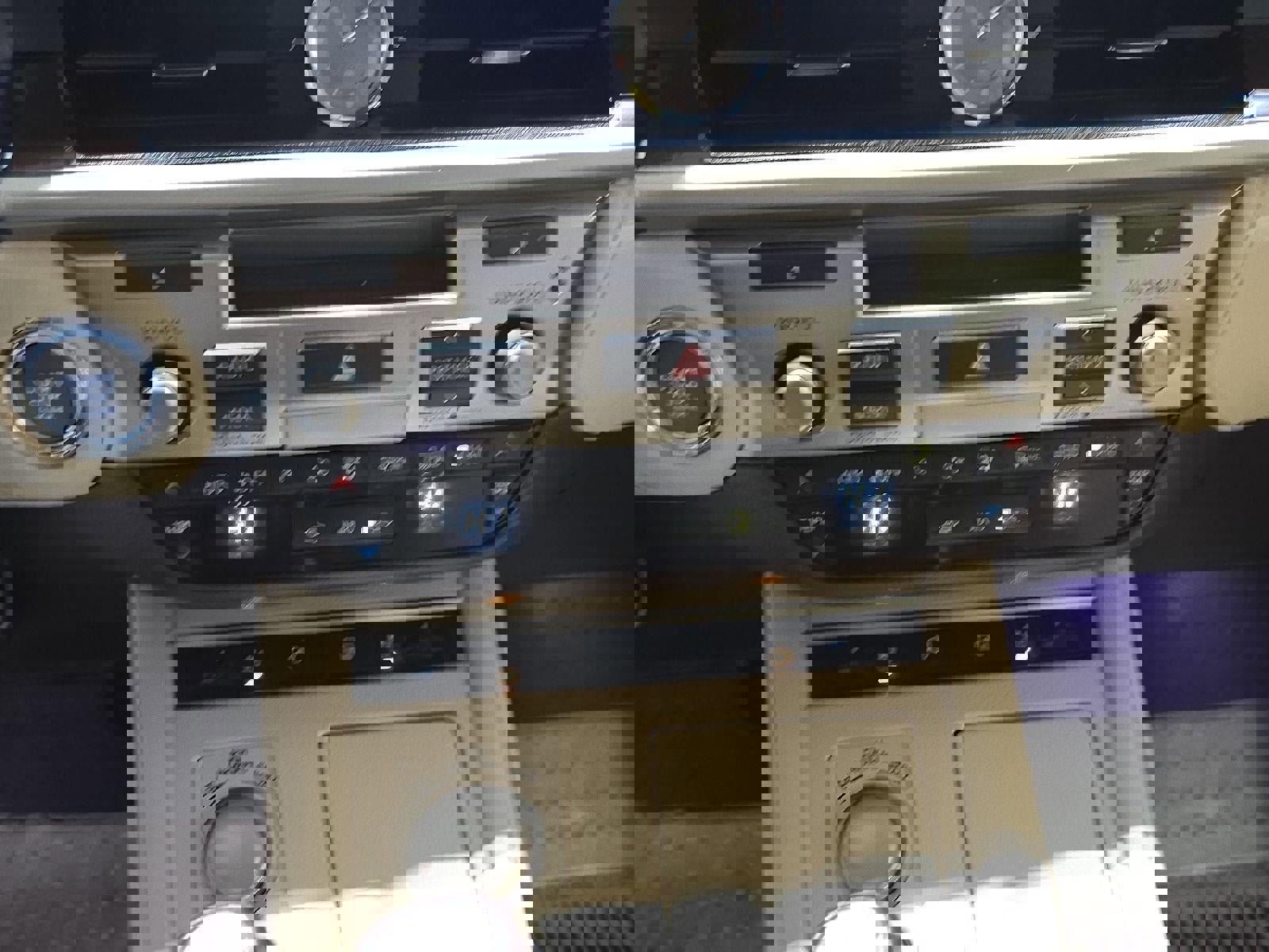 Used 2016 Lexus ES 350 w/ Luxury Package w/Wood Trim image 17