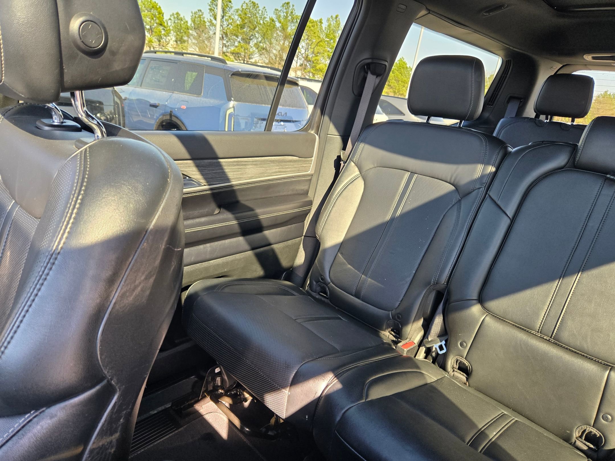 Used 2022 Jeep Wagoneer Series II w/ Premium Group I image 12