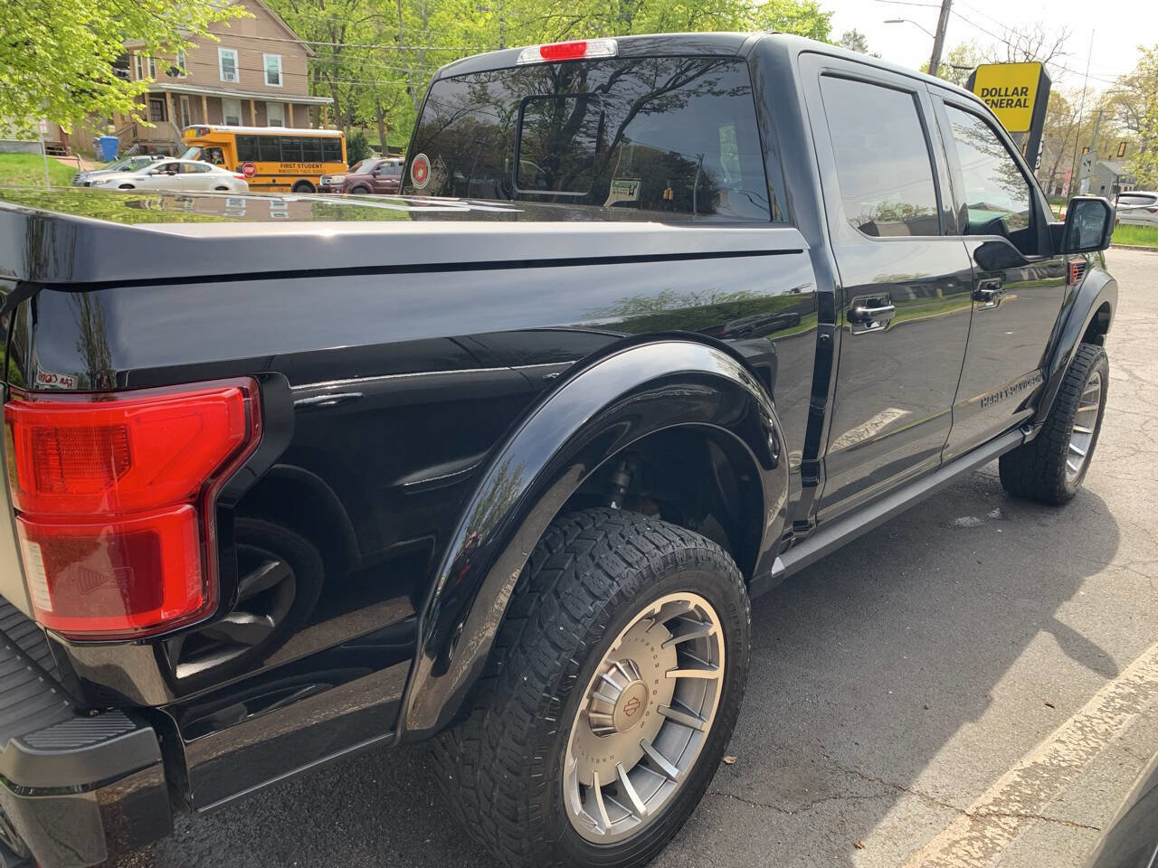 Used 2019 Ford F150 Lariat w/ Equipment Group 502A Luxury AWD/4WD image 5