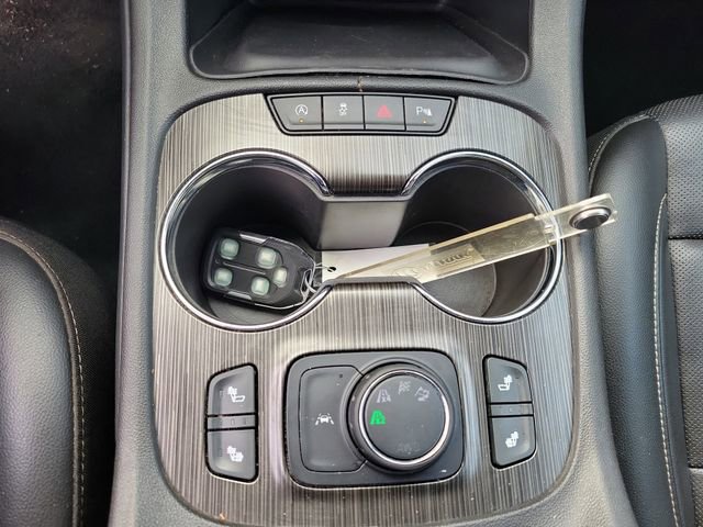 Used 2023 GMC Acadia SLT image 24