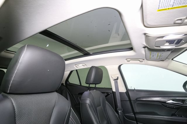 Used 2022 Buick Envision Essence w/ Safety Package FWD image 16