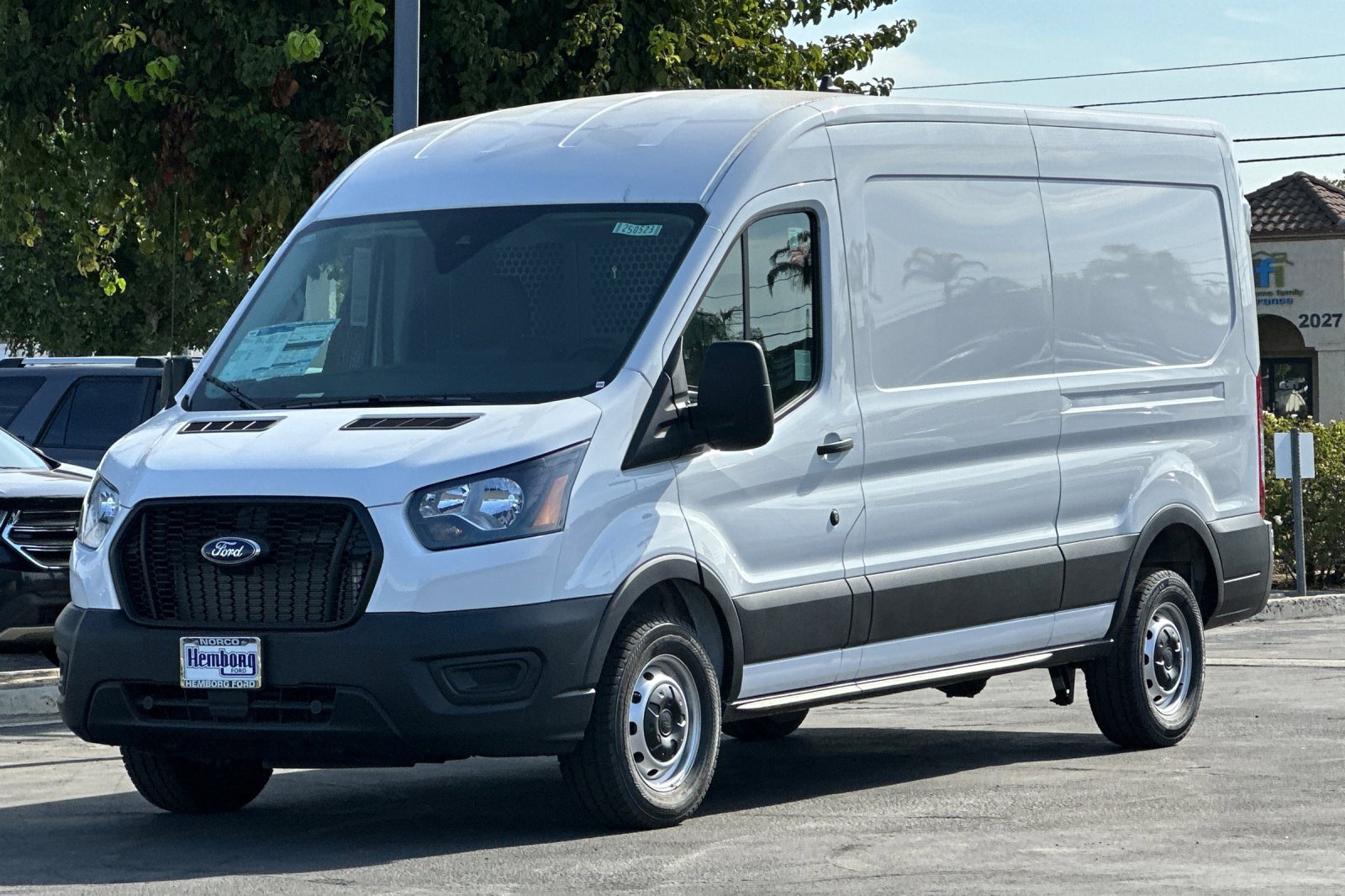 New 2025 Ford Transit 250 148 Medium Roof image 8