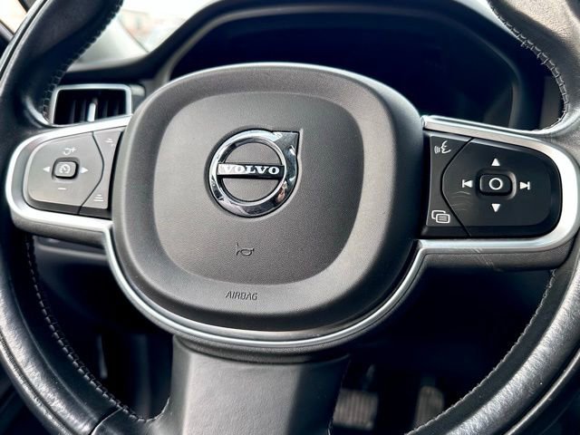 Used 2021 Volvo XC60 T5 Momentum w/ Premium Package AWD/4WD image 9