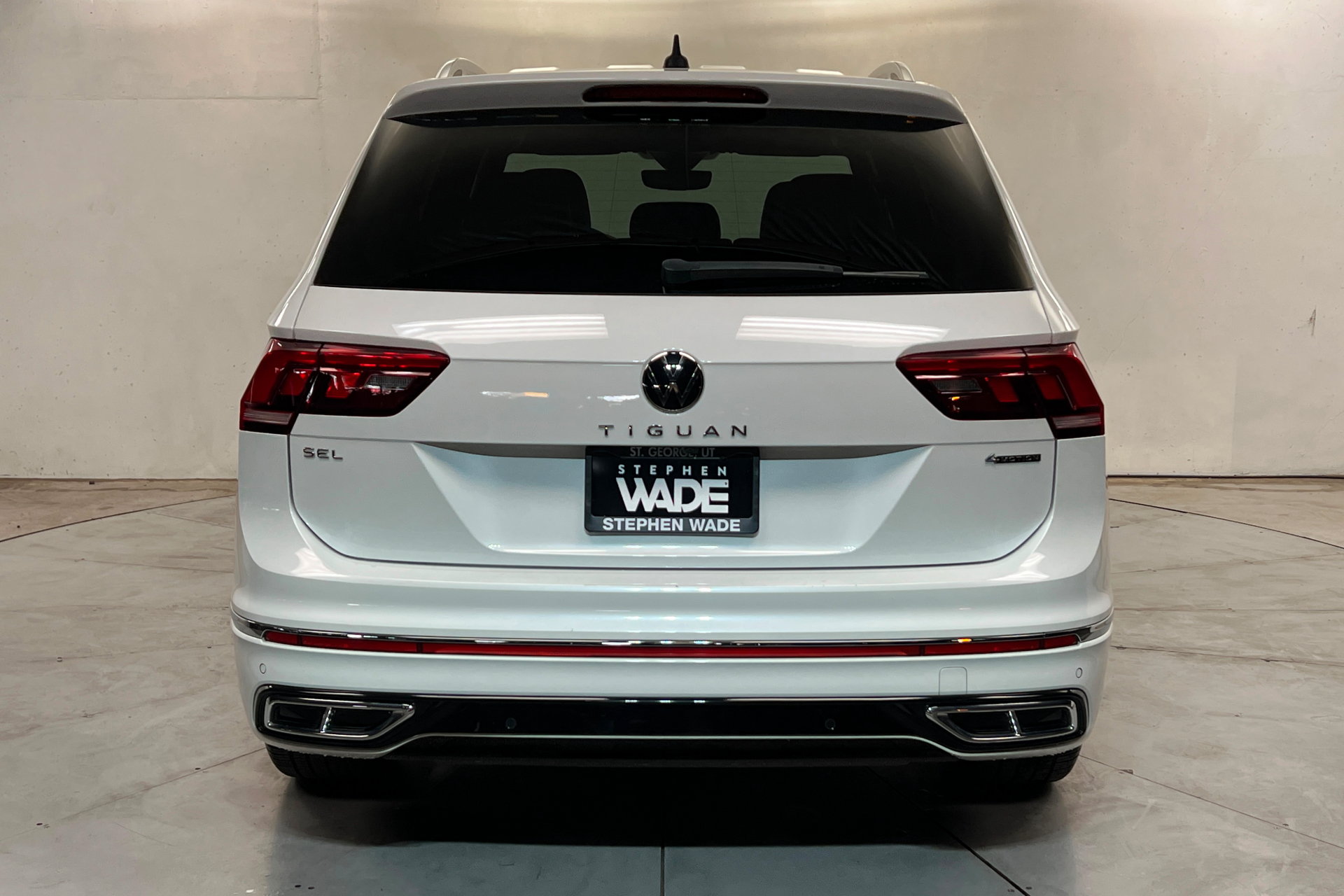 Used 2022 Volkswagen Tiguan SEL R-Line AWD/4WD image 4