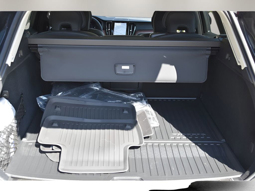 Certified 2024 Volvo XC60 T8 Plus w/ Protection Package Premier image 25