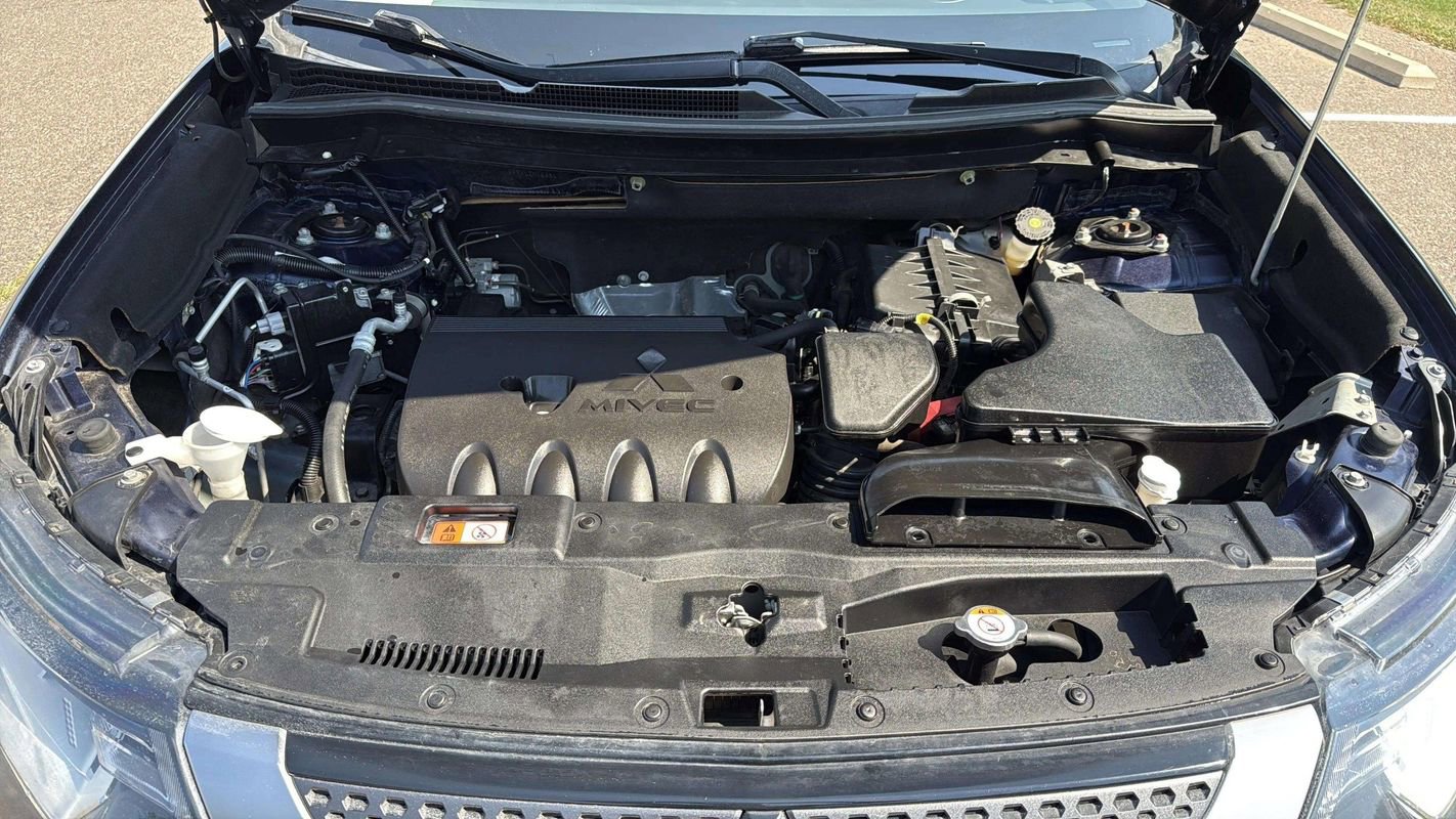 Used 2020 Mitsubishi Outlander SE image 23