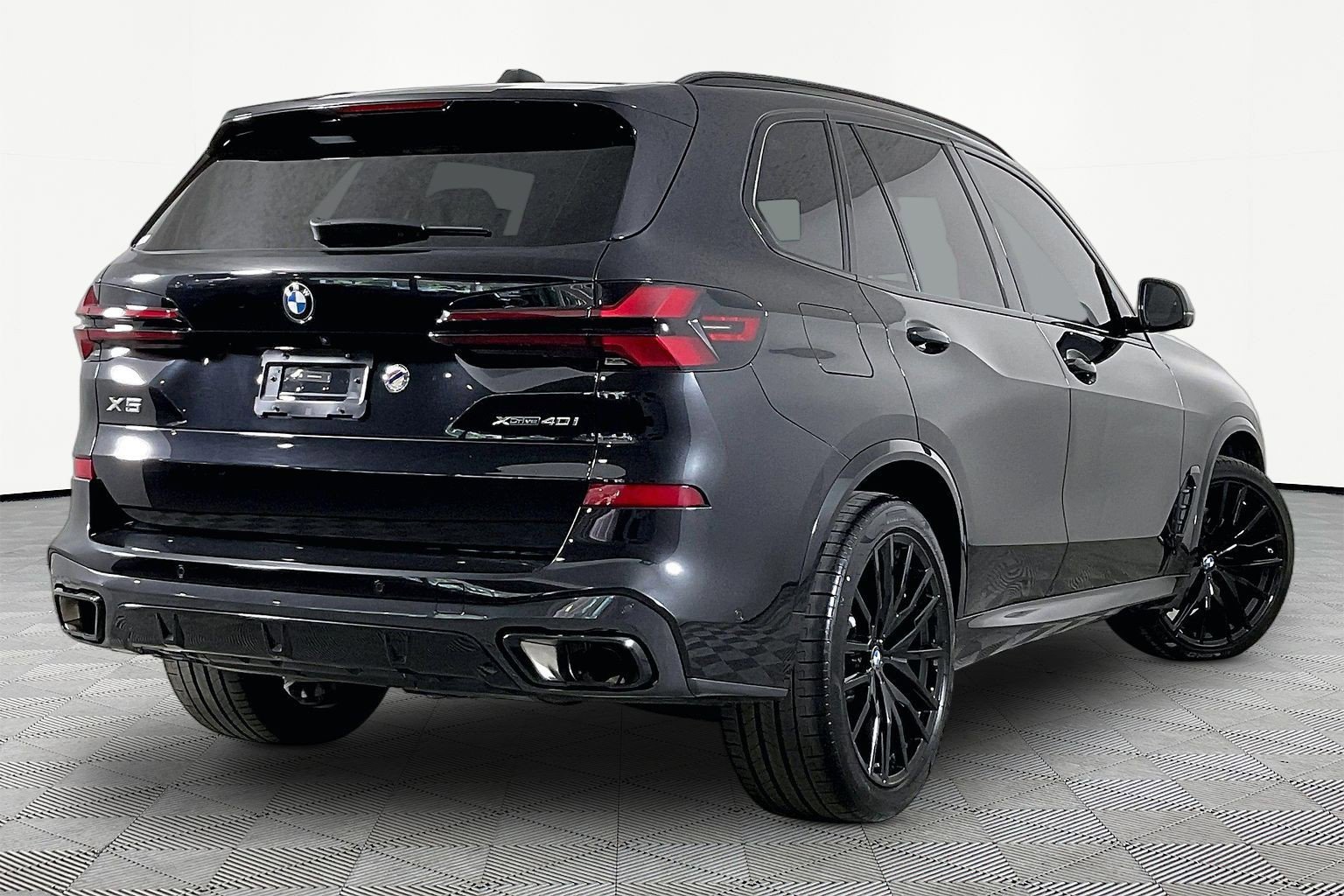 Certified 2025 BMW X5 xDrive40i w/ M Sport Package AWD/4WD image 8