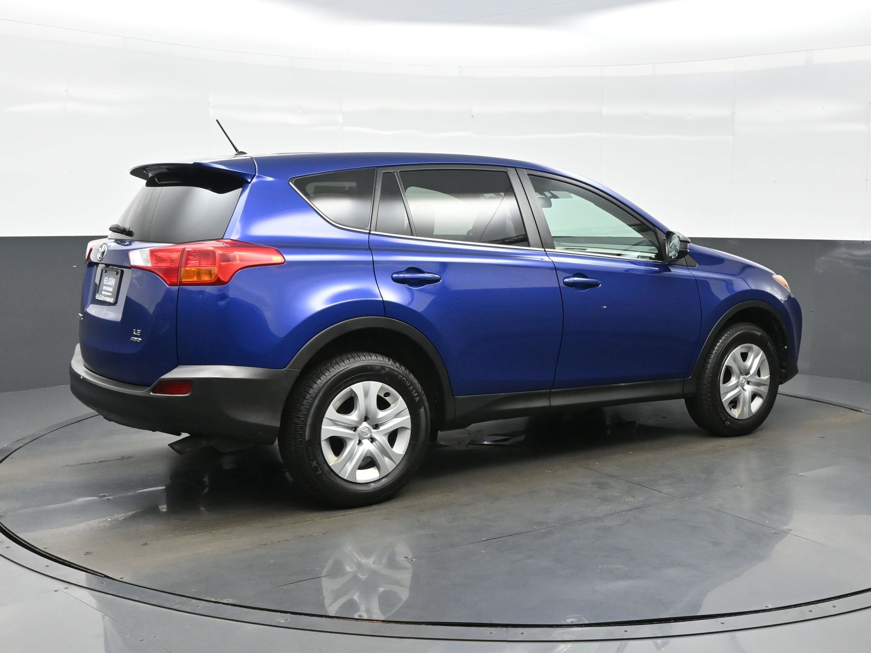 Used 2015 Toyota RAV4 LE AWD/4WD image 6