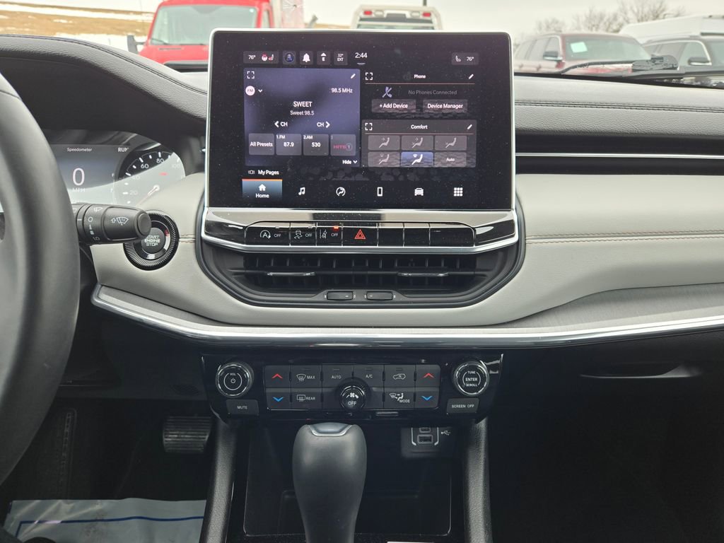 Used 2022 Jeep Compass Limited image 21