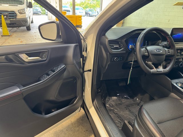 New 2026 Ford Escape ST-Line Select image 9