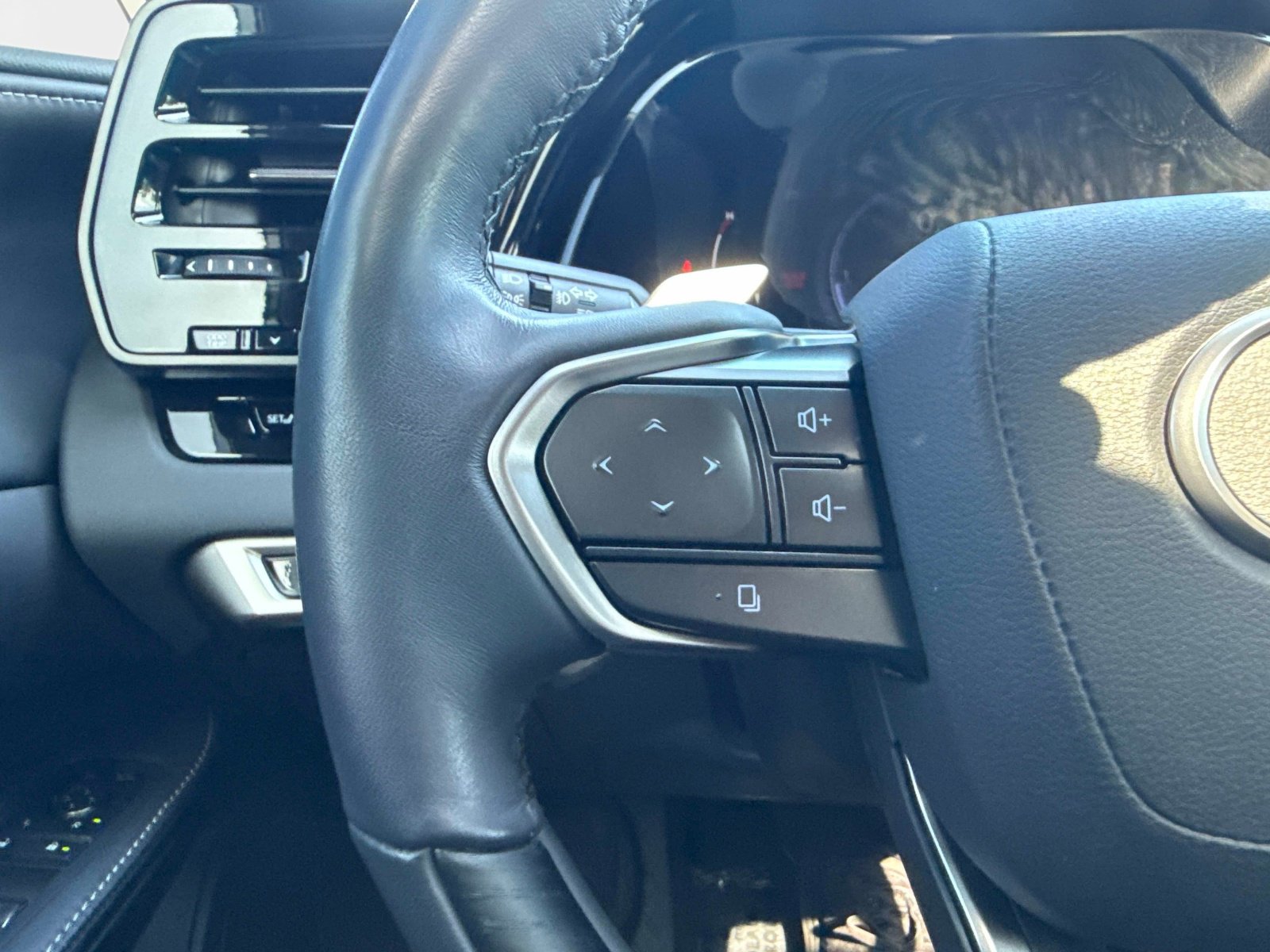 Used 2024 Lexus RX 350 Premium Plus w/ Convenience Package image 29