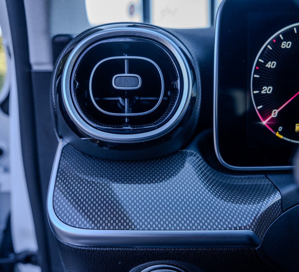 Used 2022 Mercedes-Benz C 300 Sedan image 8